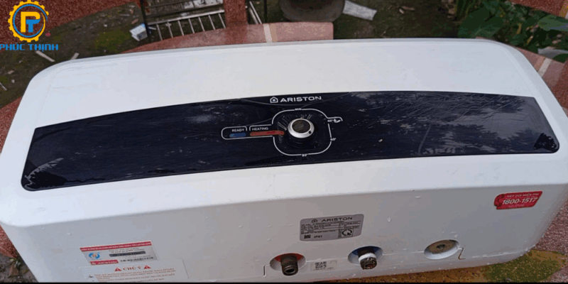 Máy nước nóng gián tiếp có bình chứa phổ biến được nhiều người dùng